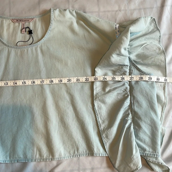 BCBGeneration Ruffle Sleeve Crop Top Light Wash Size XS - Picture 8 of 9